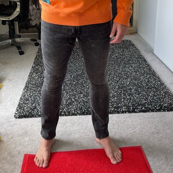 John Varvatos Skinny Jeans- Mens 33-$80-Retail $275 - Picture 4 of 4